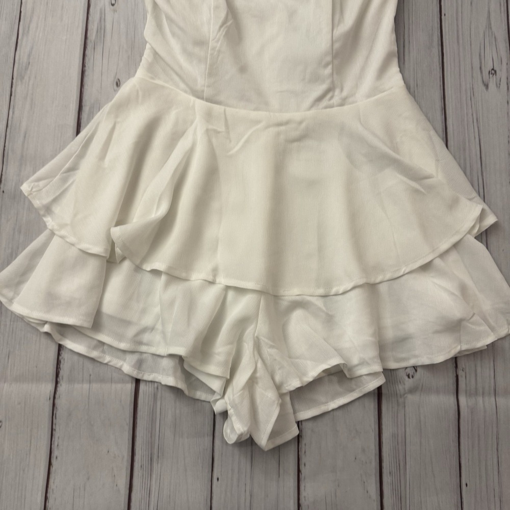 Princess Polly‎ The Rolla Romper Women's Size 6 White Back Zip Cotton Ruffle - Picture 3 of 10